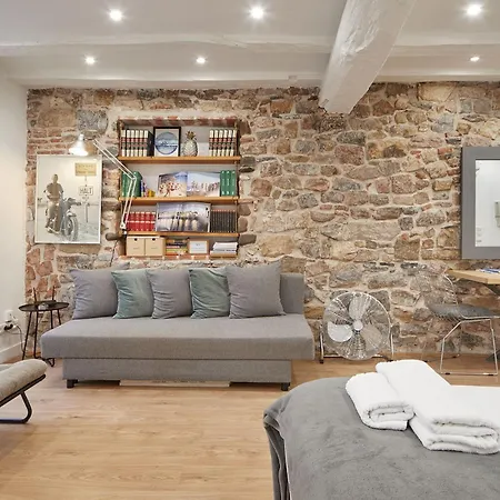 Daire The Collection - Zoe *